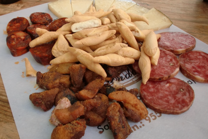 tapas siviglia crocchette patate salumi